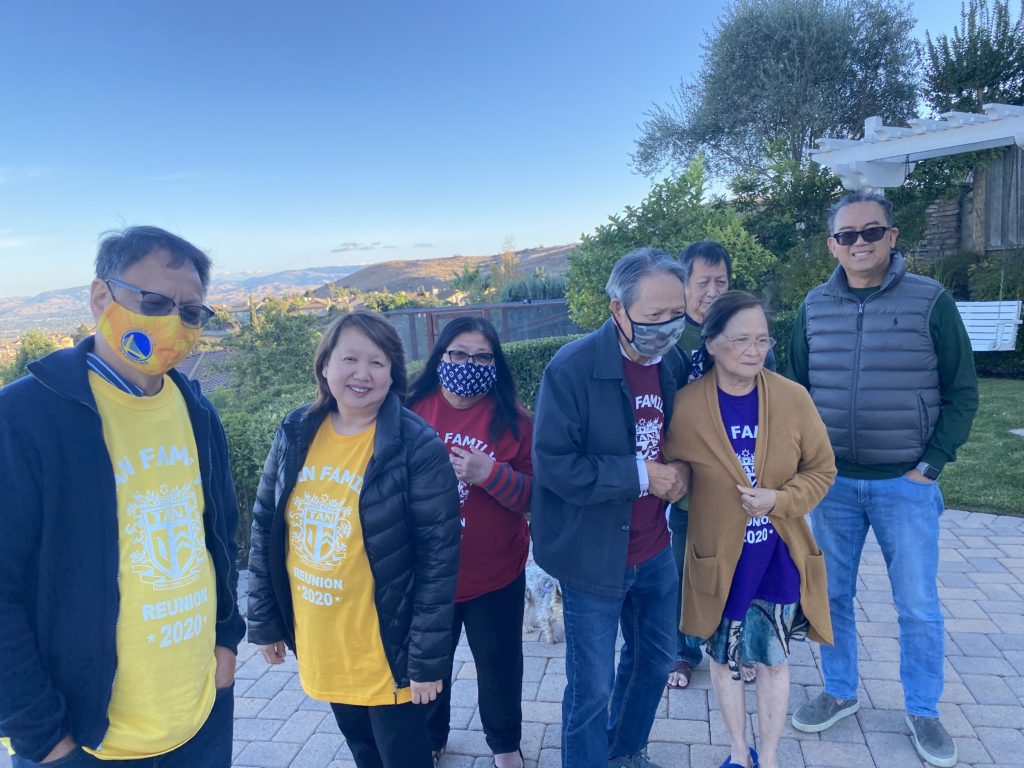 siblings group photo