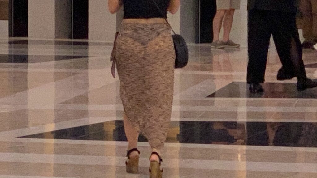Sheer skirt, Resorts World