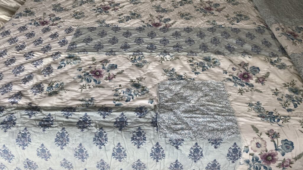 Shabby Chic bed quilt 