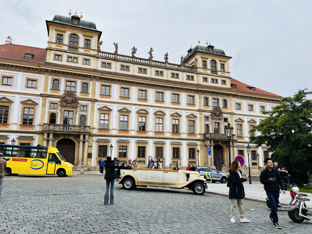 walking tour, Prague